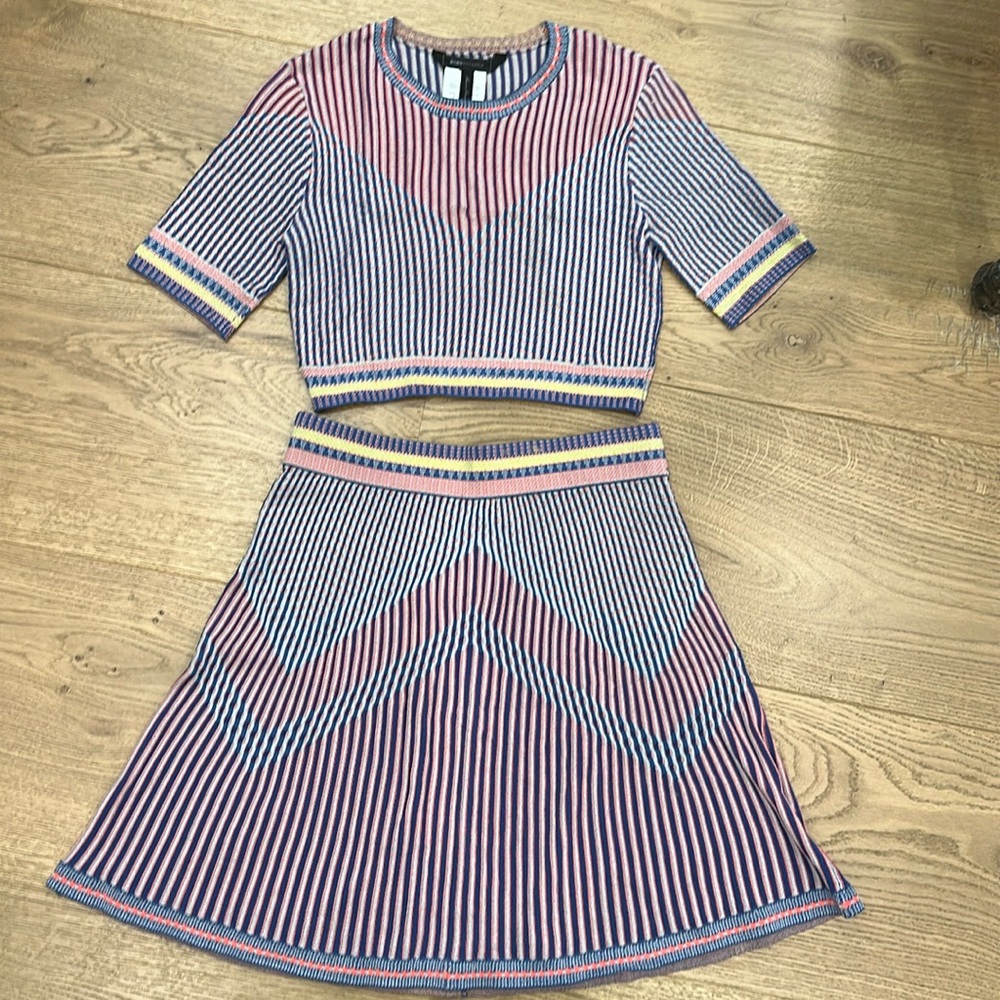 BCBG Maxazria crop top and matching a line shirt in a size small sold as a set